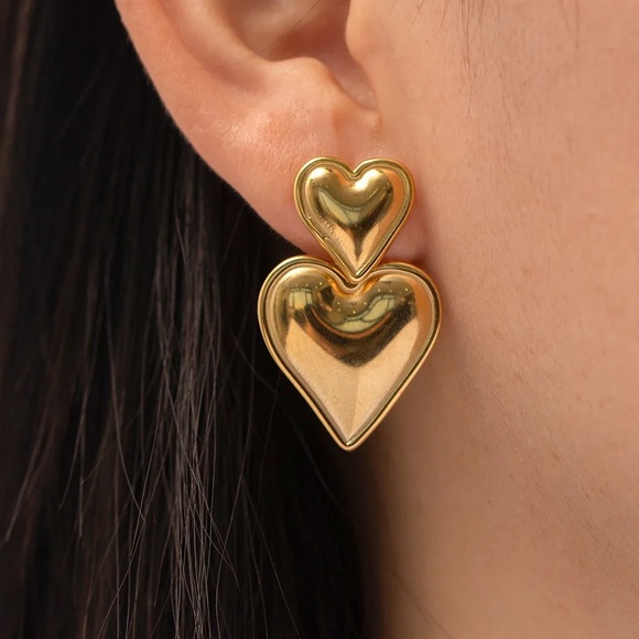 ◾️18k Gold Plated Double Heart Pendant Drop Earrings - Picture 6 of 11